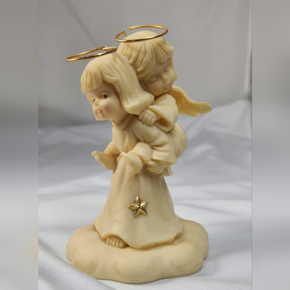 Studio Collection Heavenly Angels Sculpted Hand-Painted Figure - Picture 2 of 5